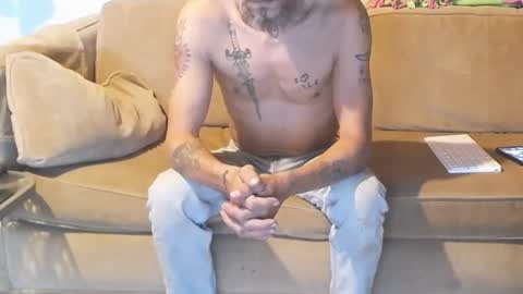 Snapshot of jay_short7863 chatting on December 12, 5:15 pm O F   jay short786 online show from December 12, 5:15 pm