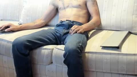 Snapshot of jay_short7863 chatting on September 13, 5:14 pm O F   jay short786 online show from September 13, 5:14 pm