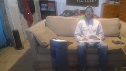 Snapshot of jay_short7863 chatting on January 11, 5:51 pm O F   jay short786 online show from January 11, 5:51 pm