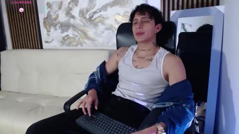 jay_taylor1_ online show from March 1, 3:06 am