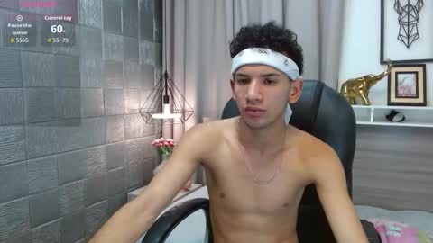 jdwhite18 online show from March 27, 9:43 am