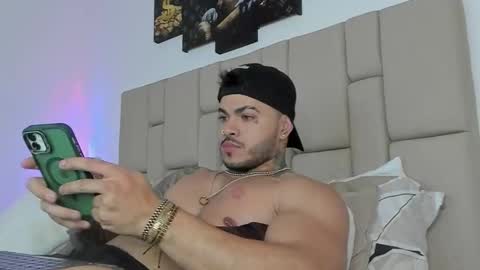 Jean  axelcrow       Modelo Independiente online show from September 22, 7:19 am