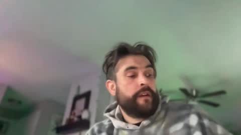 Guy Jones online show from December 4, 11:34 pm