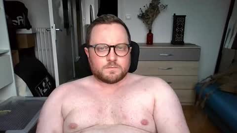 jeuneloup92 online show from February 13, 4:12 pm