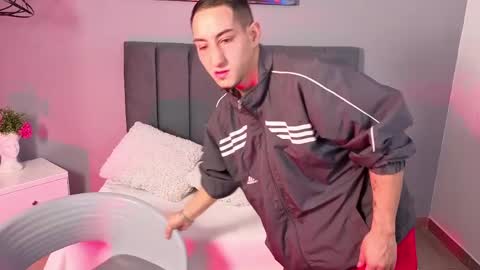 Jhan online show from April 9, 1:03 am