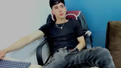 Jheampiero online show from December 15, 2:36 pm