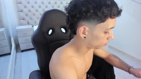 jhoanleandro online show from January 18, 5:31 am