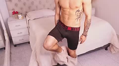 jhoanleandro online show from July 13, 5:20 am
