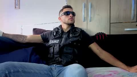 jhonny online show from June 4, 6:47 pm