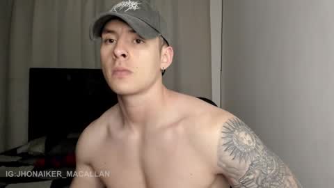 Jhonaiker online show from March 17, 1:53 am