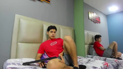 Snapshot of jhonny_saenz chatting on October 15, 12:13 pm Jhonny online show from October 15, 12:13 pm