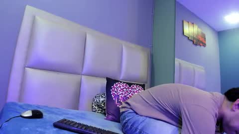 Snapshot of jhonny_saenz chatting on October 29, 1:58 pm Jhonny online show from October 29, 1:58 pm