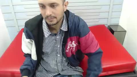 Snapshot of jhontorres018 chatting on February 27, 7:15 pm jhontorres018 online show from February 27, 7:15 pm