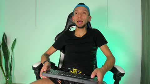 Snapshot of jhors_silv chatting on October 12, 11:43 pm Jhors online show from October 12, 11:43 pm