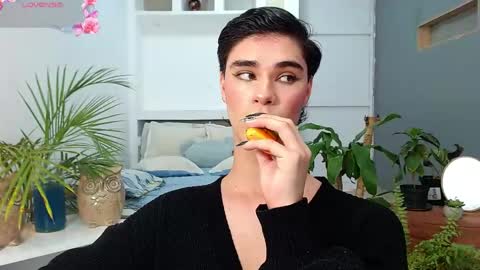 Jhuan Nhez online show from March 22, 2:00 pm