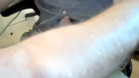 Snapshot of jim74122 chatting on December 6, 2:24 am jim74122 online show from December 6, 2:24 am