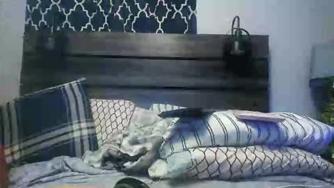 jjking973 online show from December 15, 11:46 pm