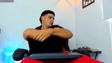 Snapshot of jmortton chatting on October 12, 5:40 pm IGJmortton online show from October 12, 5:40 pm