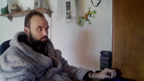 Snapshot of joaodias_18 chatting on December 13, 2:16 pm joaodias_18 online show from December 13, 2:16 pm