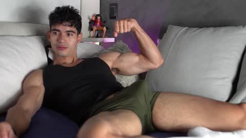 joe_steel1 online show from December 3, 8:48 pm