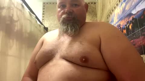 Snapshot of john40a chatting on January 16, 1:37 am John online show from January 16, 1:37 am