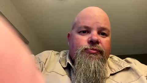 Snapshot of john40a chatting on March 11, 1:16 am John online show from March 11, 1:16 am