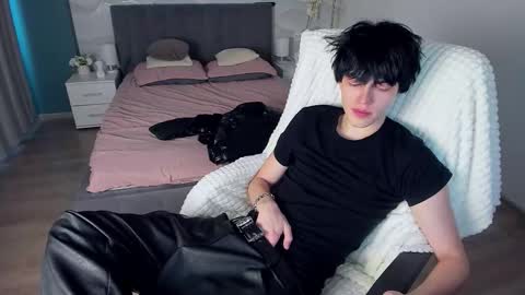 Snapshot of john_arthurs chatting on September 19, 3:01 pm John online show from September 19, 3:01 pm