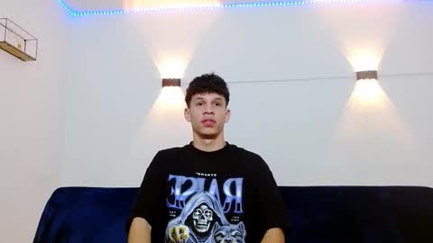 Snapshot of john_ssnow29 chatting on October 18, 11:15 am john_ssnow29 online show from October 18, 11:15 am