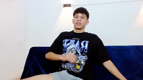 Snapshot of john_ssnow29 chatting on October 15, 11:18 am john_ssnow29 online show from October 15, 11:18 am