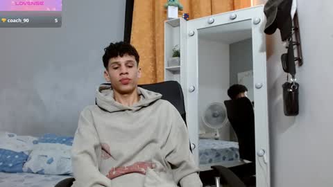 Snapshot of john_ssnow29 chatting on January 13, 8:48 pm john_ssnow29 online show from January 13, 8:48 pm