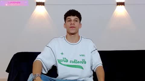 Snapshot of john_ssnow29 chatting on September 11, 10:36 am john_ssnow29 online show from September 11, 10:36 am