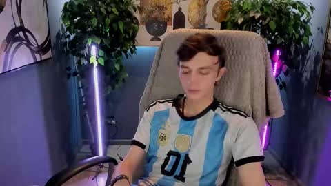 John online show from December 3, 2:01 pm