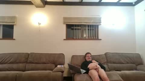 johnathan_stuart33 online show from April 14, 11:59 pm