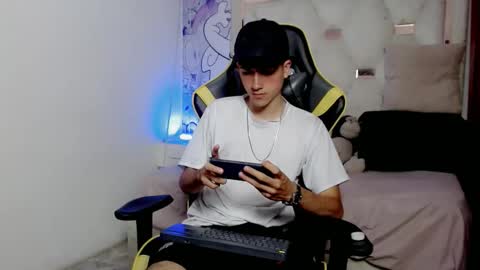 johnny_cagee online show from January 9, 9:47 am