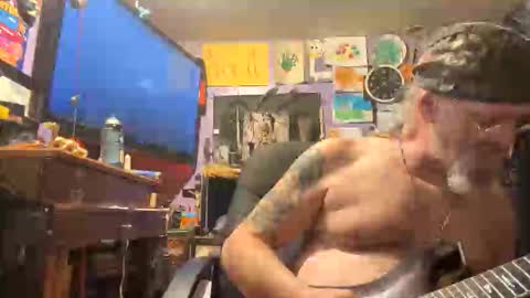 johnnyshung1 online show from December 3, 6:47 pm