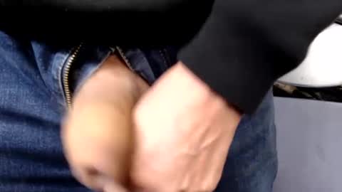 Snapshot of johnson_82 chatting on January 19, 2:59 pm John online show from January 19, 2:59 pm