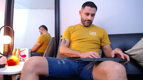 Snapshot of jonas_beard1 chatting on February 5, 6:37 pm  JONAS BEARD  online show from February 5, 6:37 pm