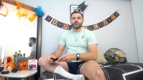 Snapshot of jonas_beard1 chatting on October 22, 6:10 pm  JONAS BEARD  online show from October 22, 6:10 pm