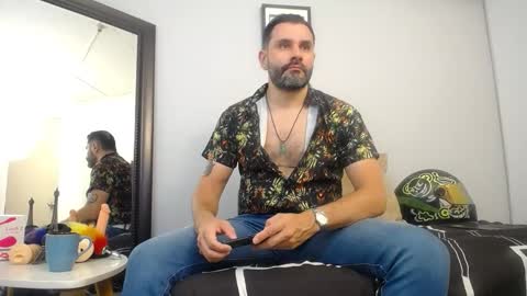  JONAS BEARD  online show from November 3, 7:37 pm