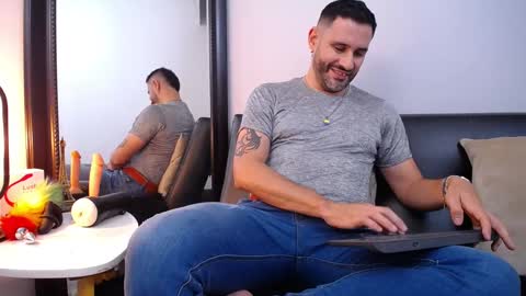 Snapshot of jonas_beard1 chatting on March 10, 9:51 pm  JONAS BEARD  online show from March 10, 9:51 pm