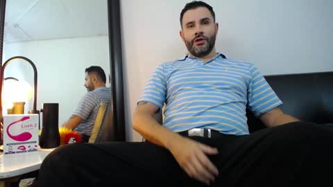 Snapshot of jonas_beard1 chatting on December 23, 7:52 pm  JONAS BEARD  online show from December 23, 7:52 pm