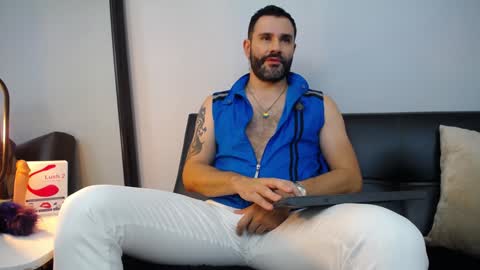 Snapshot of jonas_beard1 chatting on January 28, 9:40 pm  JONAS BEARD  online show from January 28, 9:40 pm