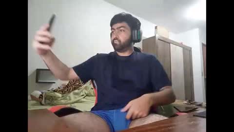 jonasf2525 online show from December 3, 2:39 am