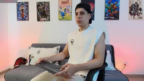 Instagram jonathanfit14 online show from April 12, 8:10 pm