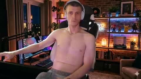 jonathanthiccoc online show from April 19, 7:49 pm