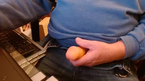 joncpics online show from December 21, 12:31 am