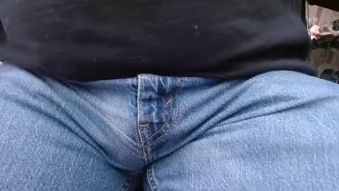 joncpics online show from March 3, 6:26 pm