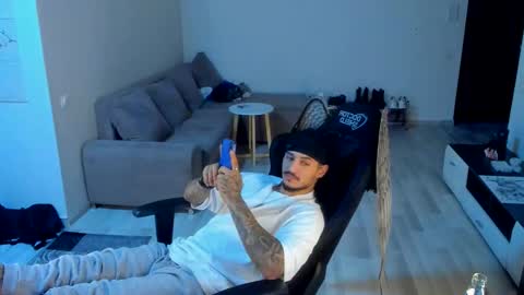 Snapshot of jonnyporn1 chatting on October 23, 11:08 pm jonnyporn1 online show from October 23, 11:08 pm