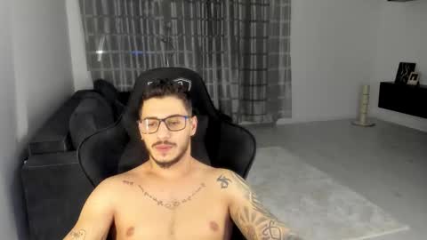 jonnyporn1 online show from February 18, 9:45 pm