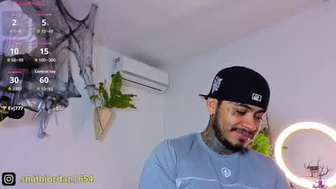 Snapshot of jordansmiith_ chatting on October 22, 11:19 pm Jordan Smith online show from October 22, 11:19 pm